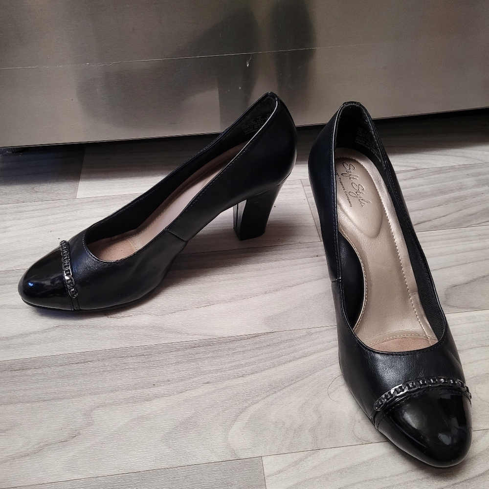 Ladies black heels